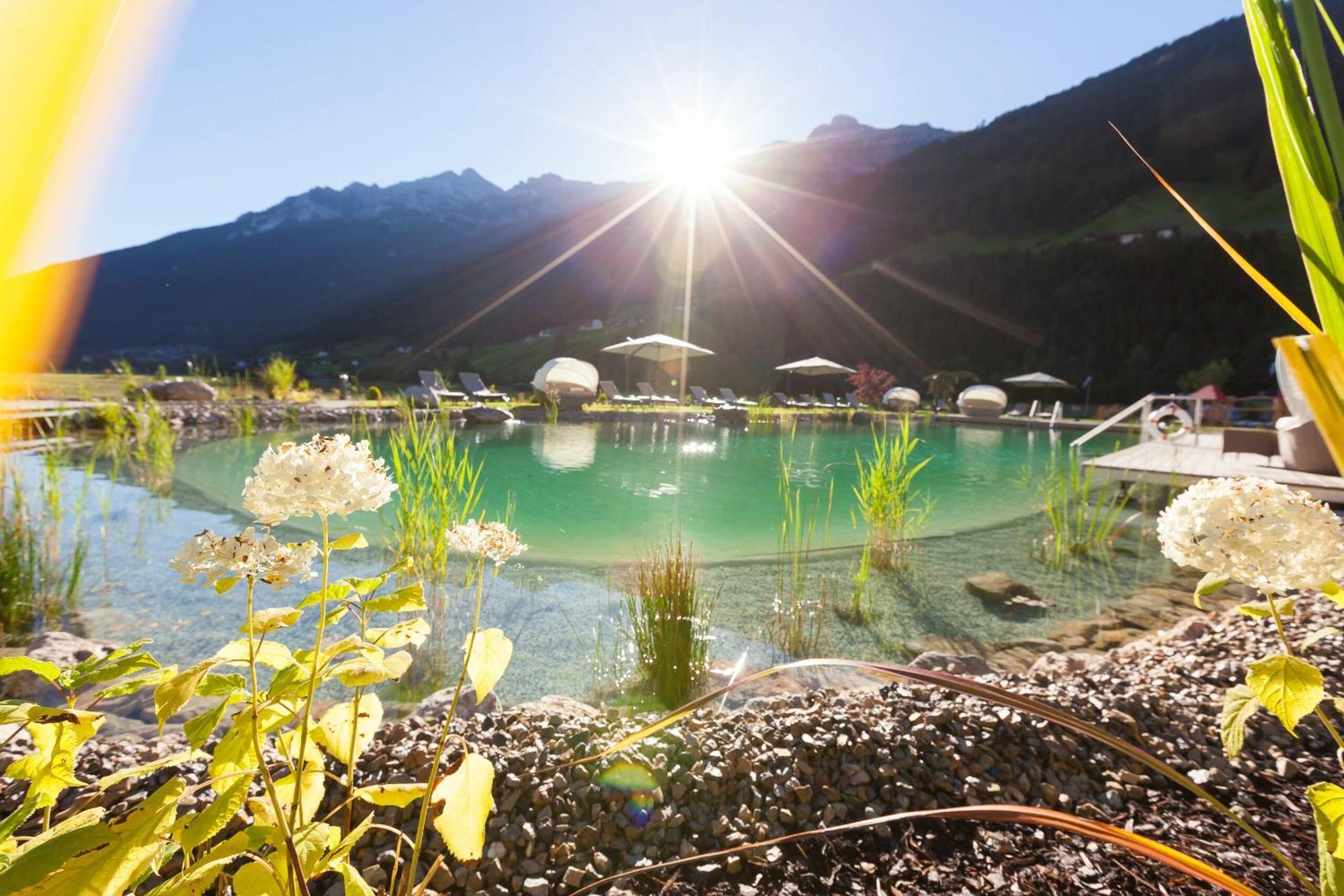 Alpeiner - Nature Resort Tirol Нойштіфт-ім-Штубайталь Екстер'єр фото