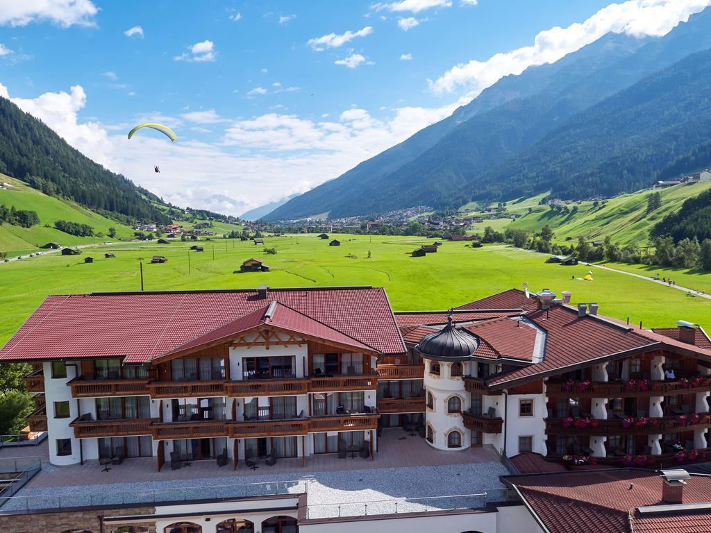 Alpeiner - Nature Resort Tirol Нойштіфт-ім-Штубайталь Екстер'єр фото