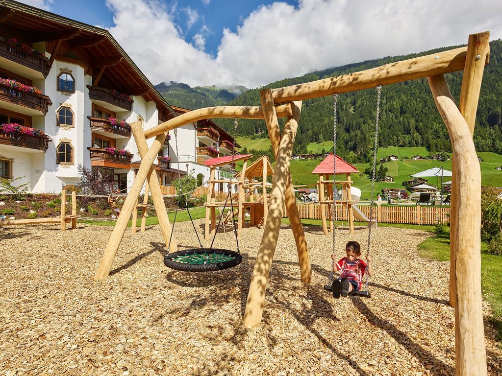 Alpeiner - Nature Resort Tirol Нойштіфт-ім-Штубайталь Екстер'єр фото